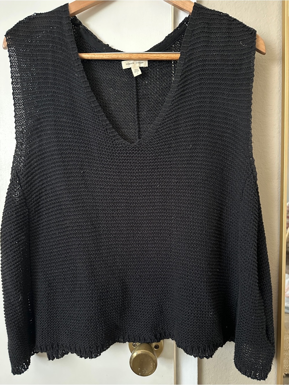 silence + noise Black Knit V-Neck Sleeveless Sweater Tank